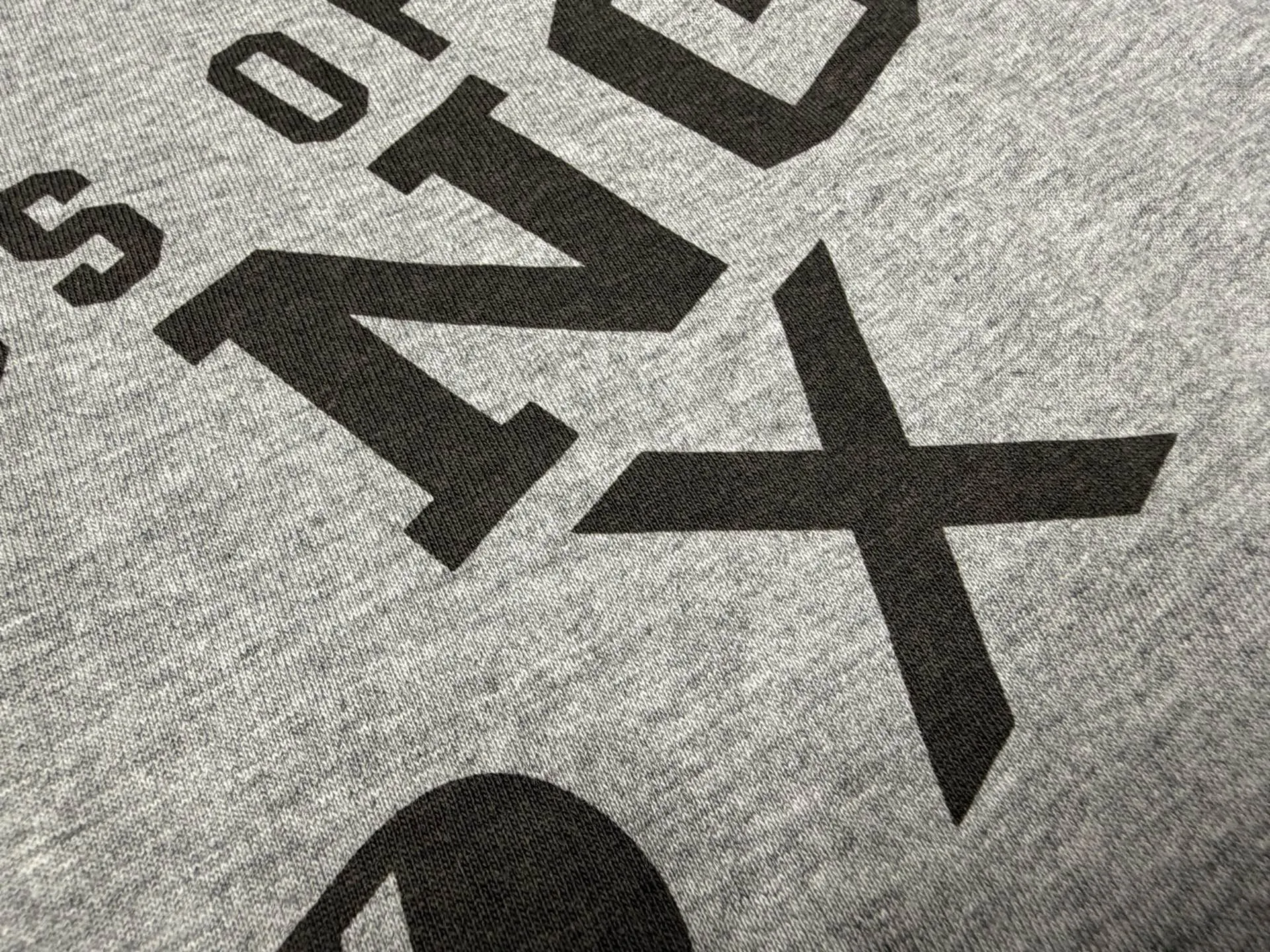 ❥8030#P116 Saint Mxxxxxx gray short-sleeved T-shirt, made of soft cotton fabric, comfortable and breathable. "BASTARDS OF YOUNGSMXOX" is printed on the front. It has a full street feel. The loose fit accommodates a variety of body shapes. It is suitable for daily casual or street wear. Size: (S-M-L-XL) Color: Gray